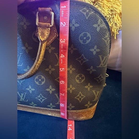 AUTHENTIC LOUIS VUITTON “Alma” purse - bottom damaged - Picture 16 of 16